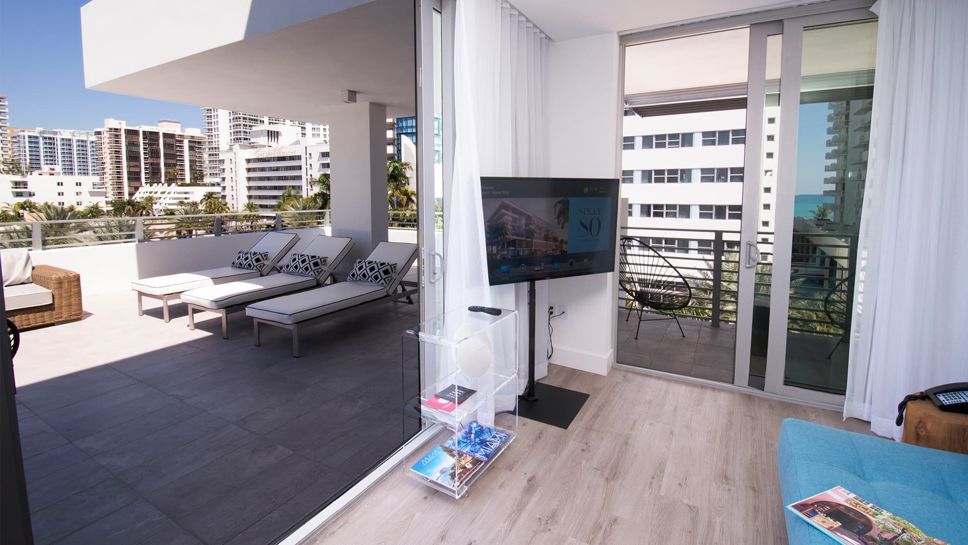 One bedroom corner suite with spacious terrace-1