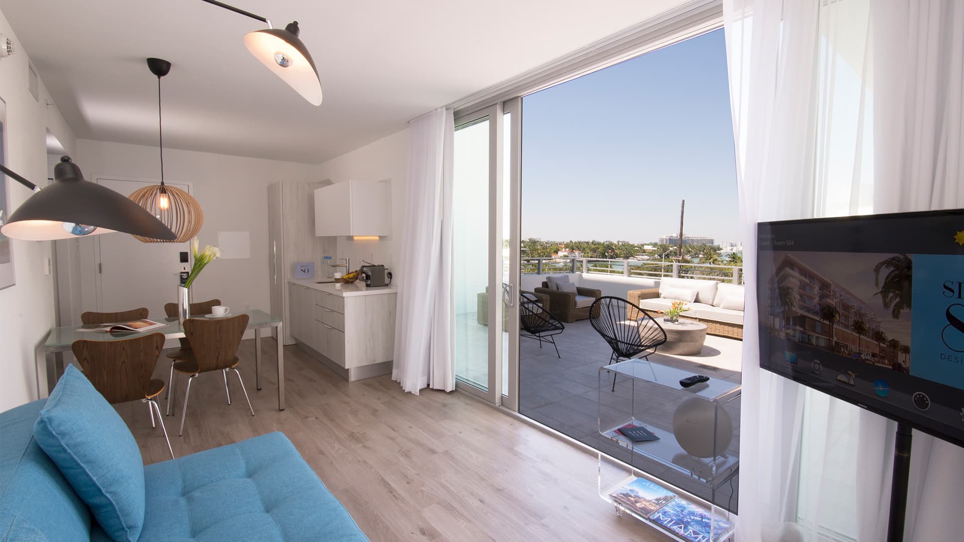 One bedroom corner suite with spacious terrace-2
