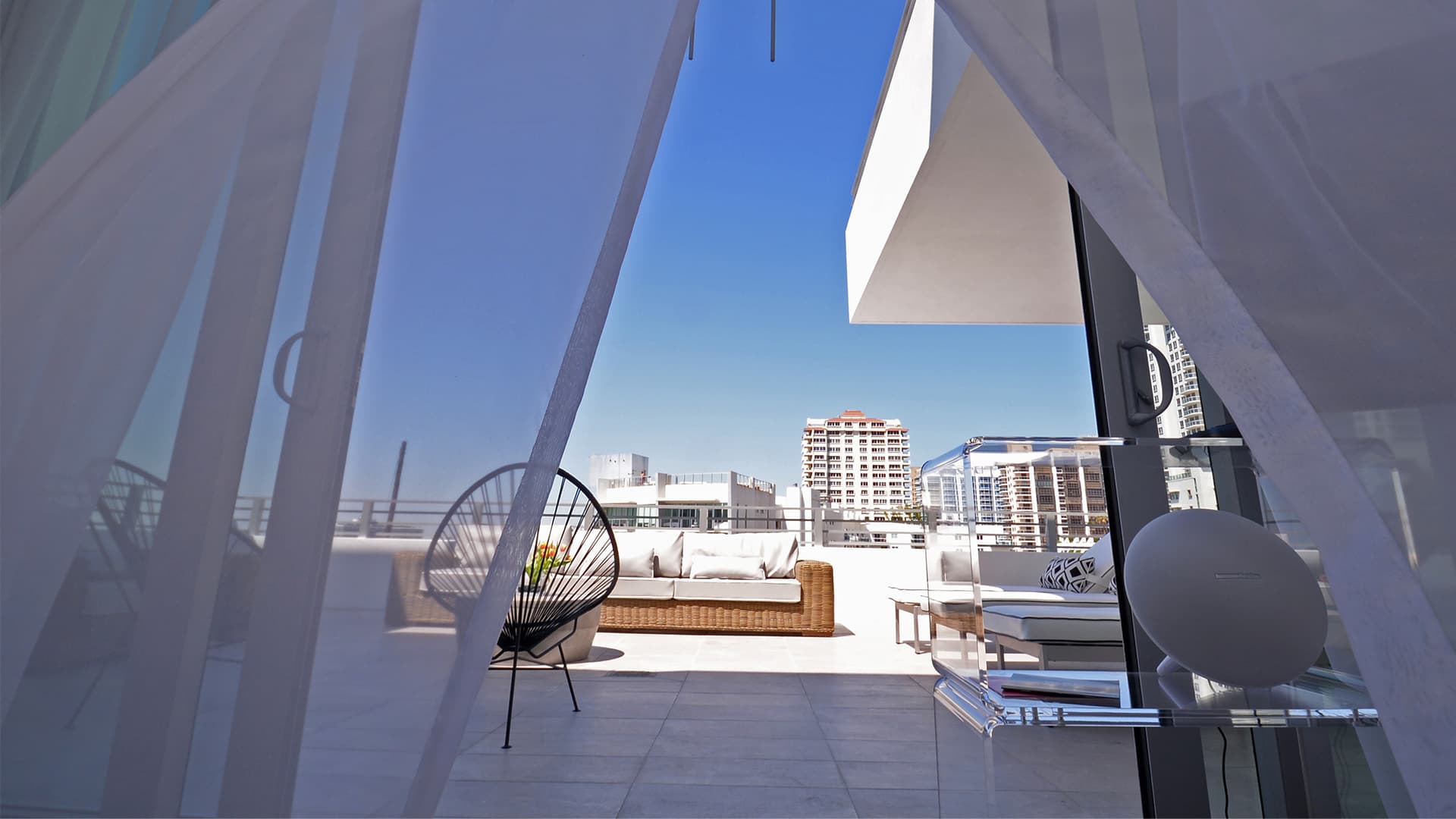 One bedroom corner suite with spacious terrace-3