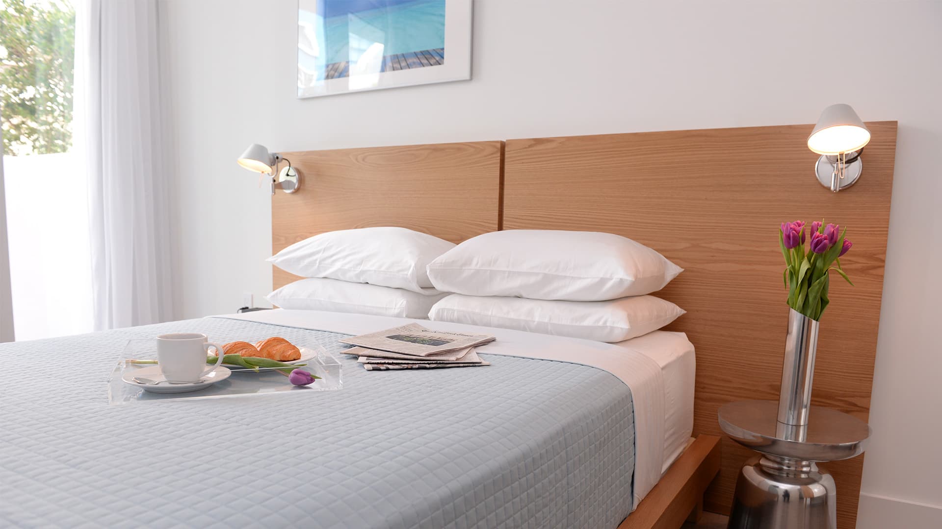 One bedroom corner suite with spacious terrace-6