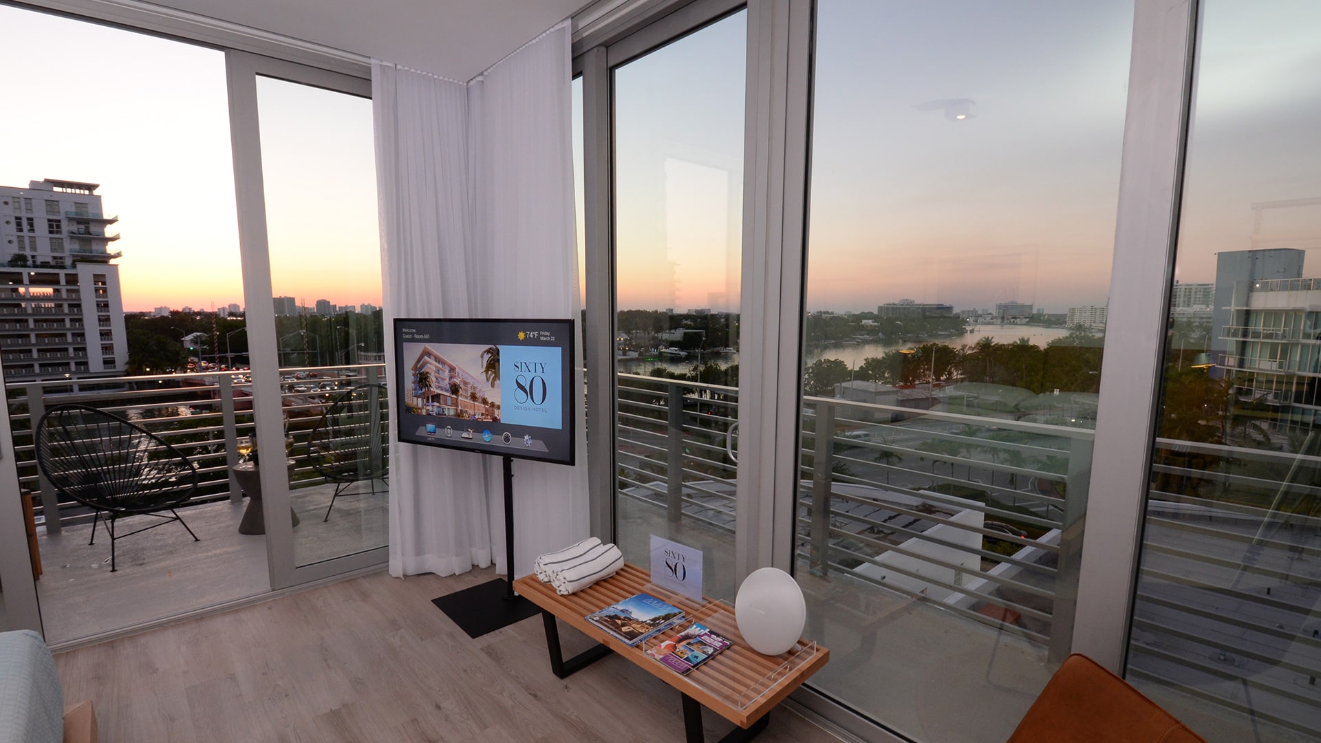 Penthouse corner studio with balcony-4-min