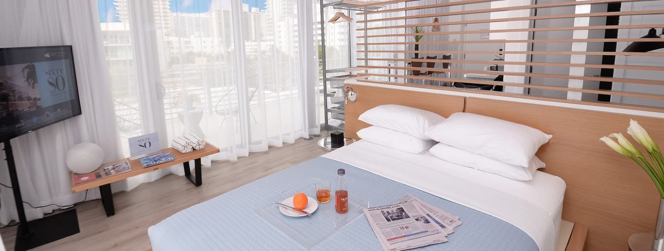 Bayside corner studio with spacious terrace-1
