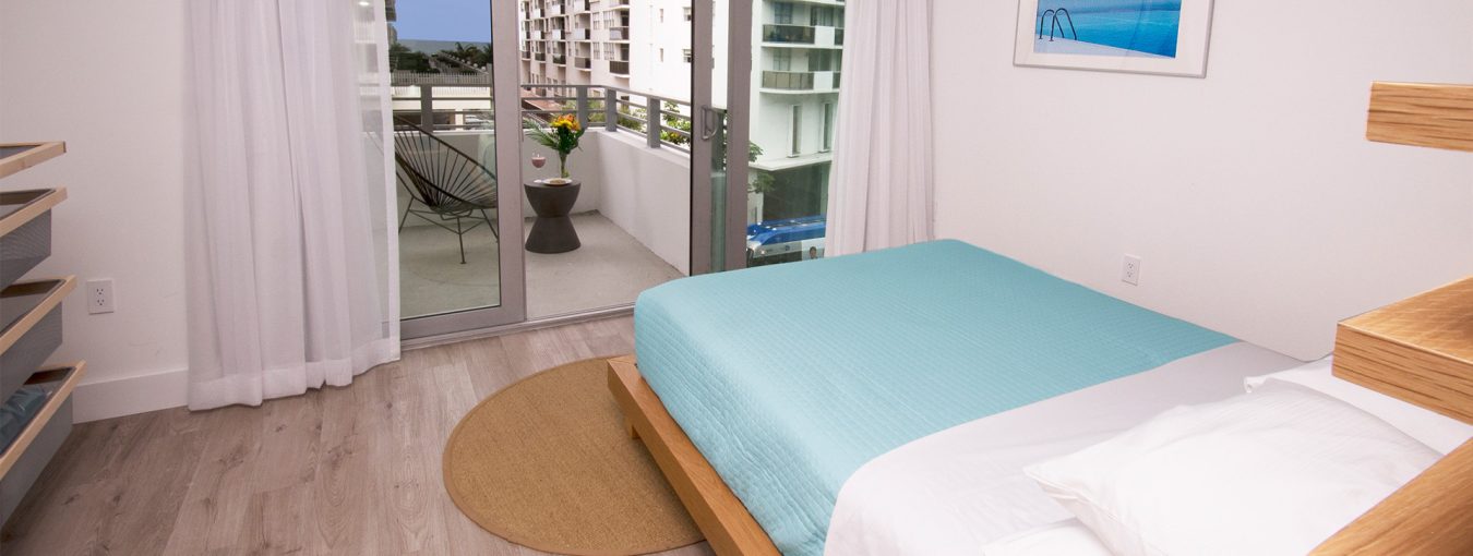 Penthouse oceanside studio with balcony-2